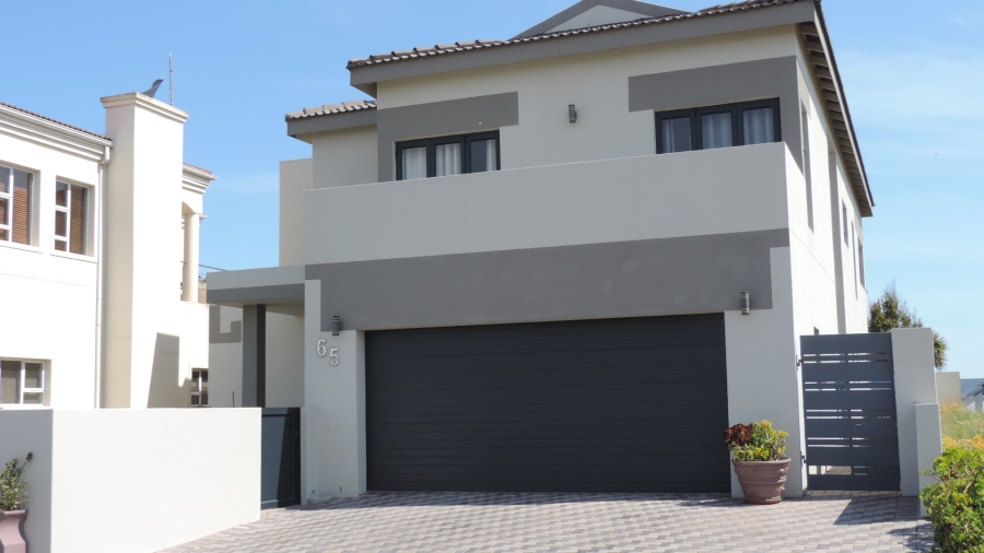 3 Bedroom Property for Sale in Calypso Beach Western Cape